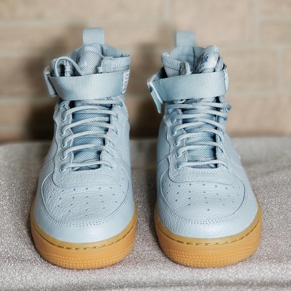 🚨SOLD🚨 Nike Air Force Mid - Picture 3 of 4